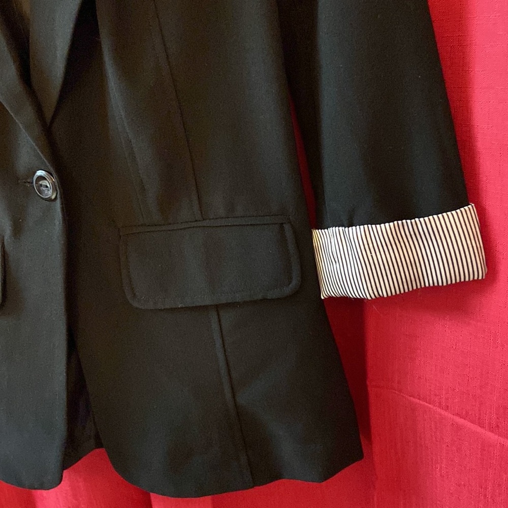 Donated IZ Byer Womens Blazer Striped Cuffs Single Button Size small (juniors) - Picture 7 of 12